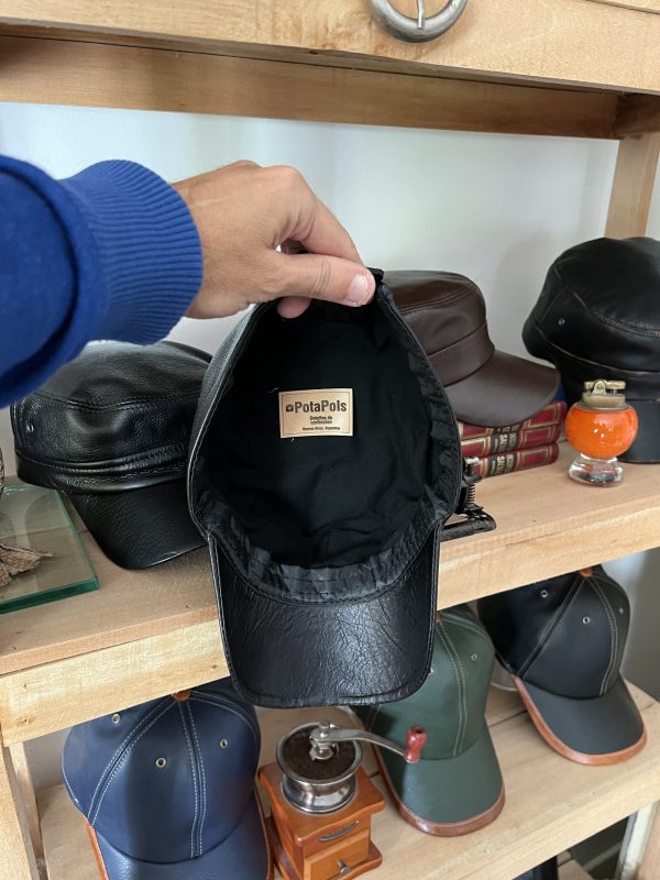 CapTain Total Black - Image 3