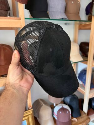 Cap Bridgerton negra aireada