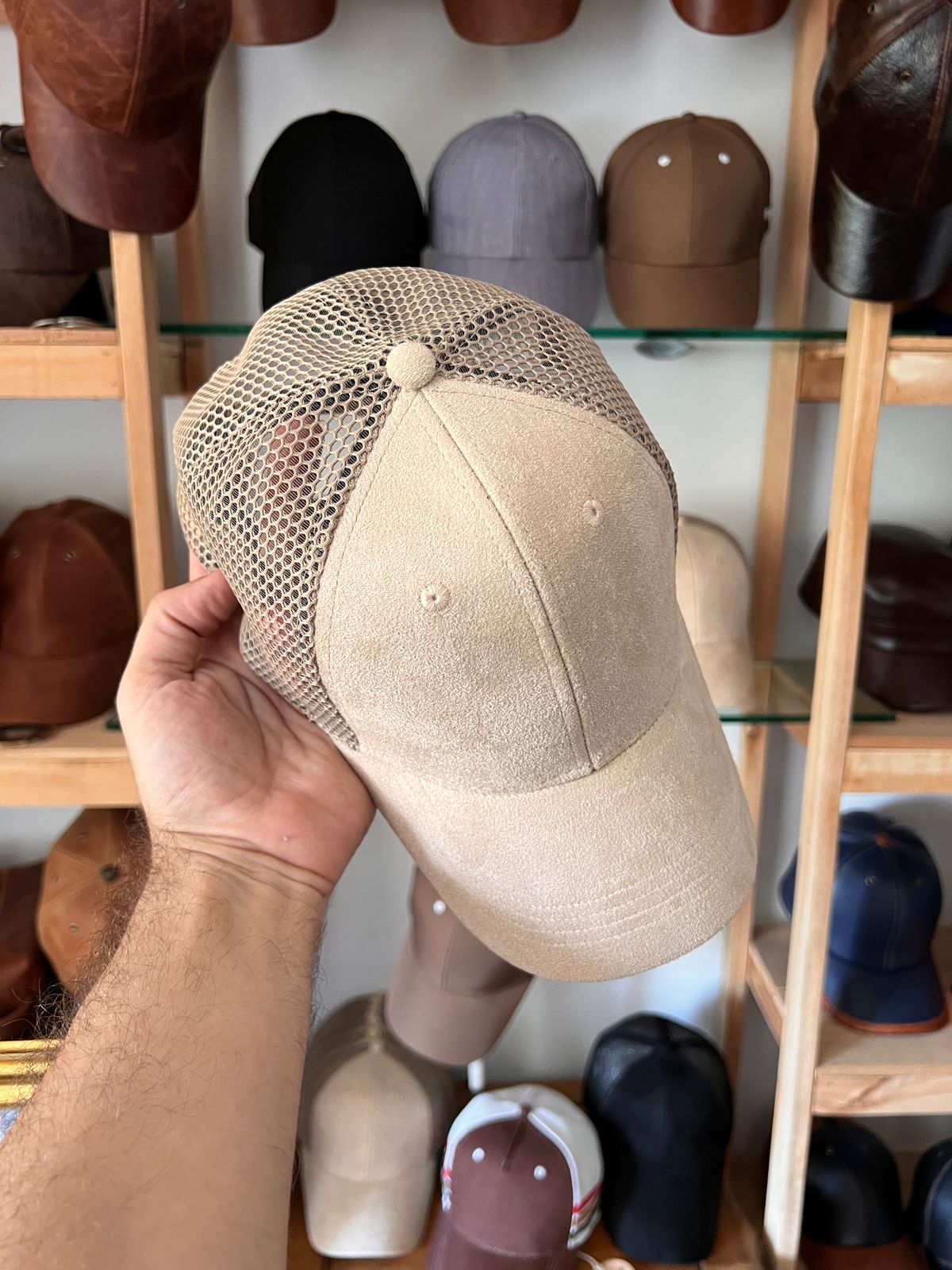 Cap Bridgerton beige aireada